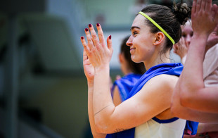 Neptunas-Amberton Cruises to Final Four